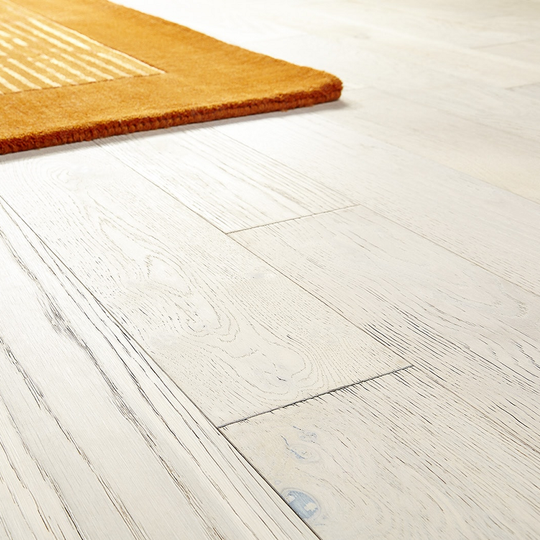 Brushed White Oiled Oak : 150mm width, 14m thickness & 3mm wear layer