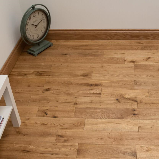 Brushed & Oiled Oak : 125mm width, 14m thickness & 3mm wear layer